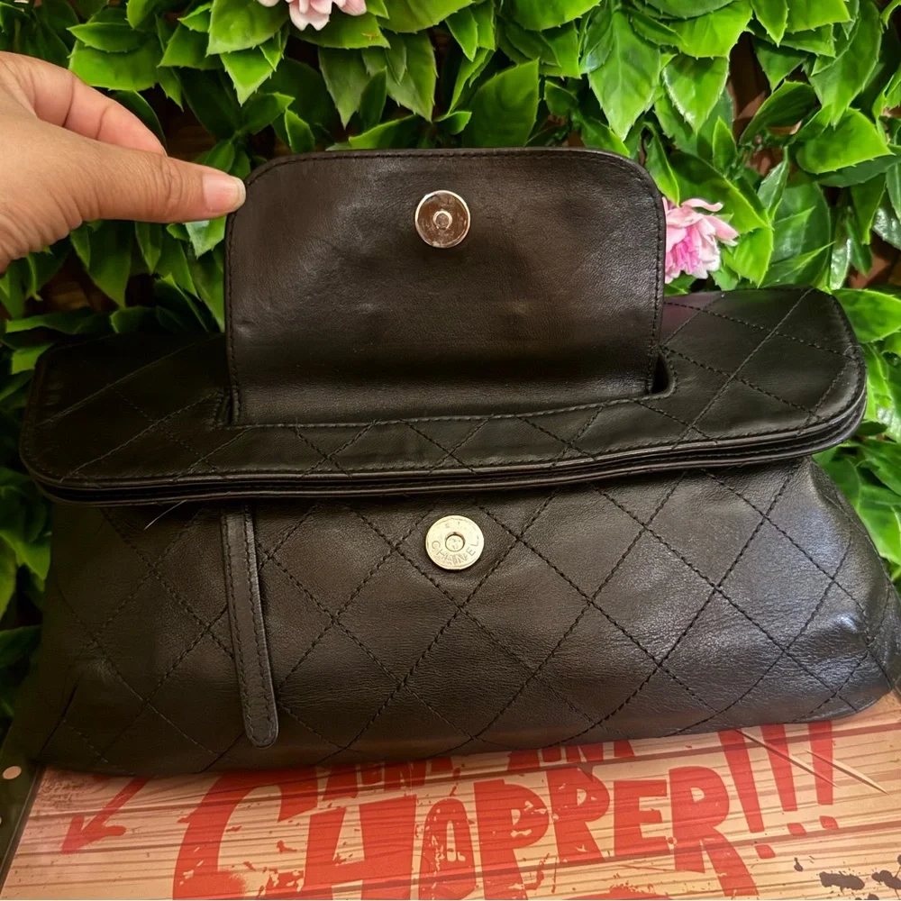 Chanel CC Black Leather fold over Hampton tote clutch hand bag - Picture 14 of 17